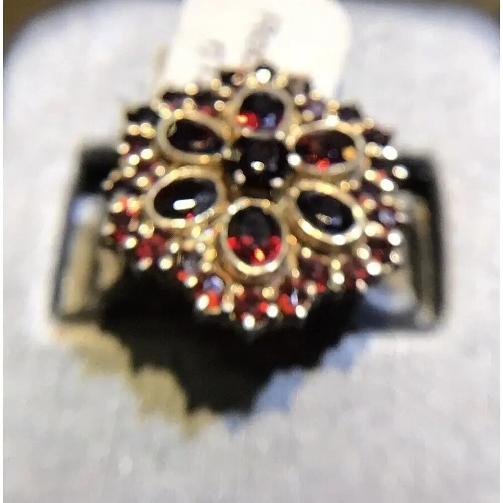 Robson Jewelers Ruby Flower Ring Sz5.25 Silver 925 NWT (All Stones Simulated)